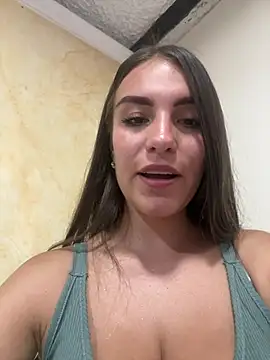 Snapshot of EMILY-07_ chatting on 02-25-25, 08:00 EMILY-07 online show from 02-25-25, 08:00