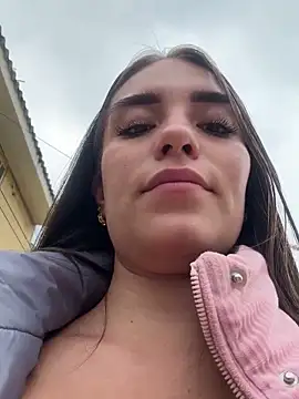 Snapshot of EMILY-07_ chatting on 03-04-25, 08:05 EMILY-07 online show from 03-04-25, 08:05