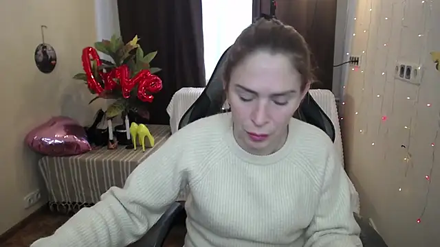 TessaDaybreak online show from 02-18-25, 10:38