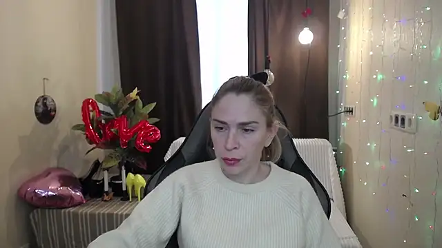 TessaDaybreak online show from 02-18-25, 07:32