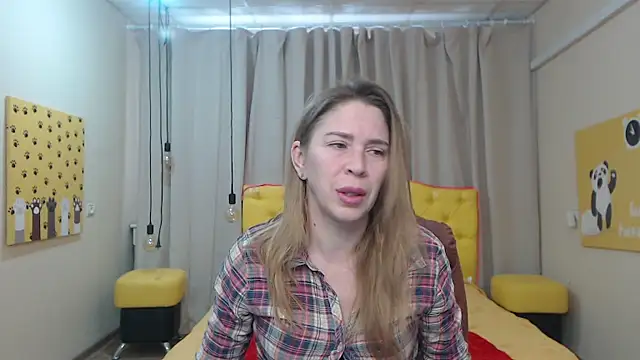 TessaDaybreak online show from 02-18-26, 07:49