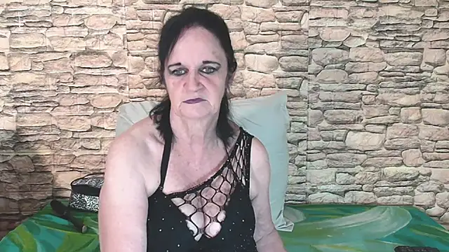 Snapshot of LuciousGrace chatting on 10-31-25, 05:48 LuciousGrace online show from 10-31-25, 05:48