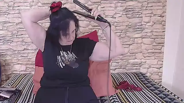 Snapshot of LuciousGrace chatting on 11-29-25, 05:29 LuciousGrace online show from 11-29-25, 05:29