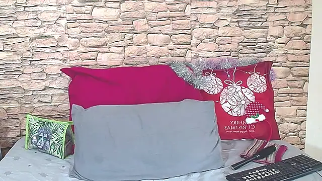 Snapshot of LuciousGrace chatting on 12-14-25, 07:19 LuciousGrace online show from 12-14-25, 07:19