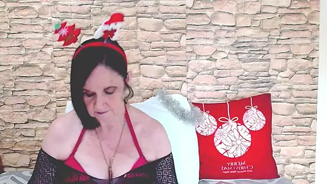 Snapshot of LuciousGrace chatting on 12-23-25, 05:29 LuciousGrace online show from 12-23-25, 05:29
