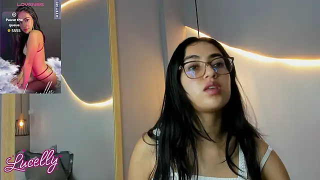 lucelly 15 online show from 10-19-25, 11:46