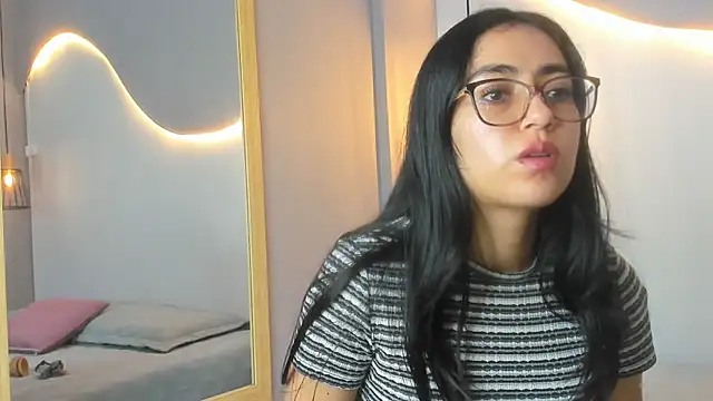 lucelly 15 online show from 10-23-25, 11:42