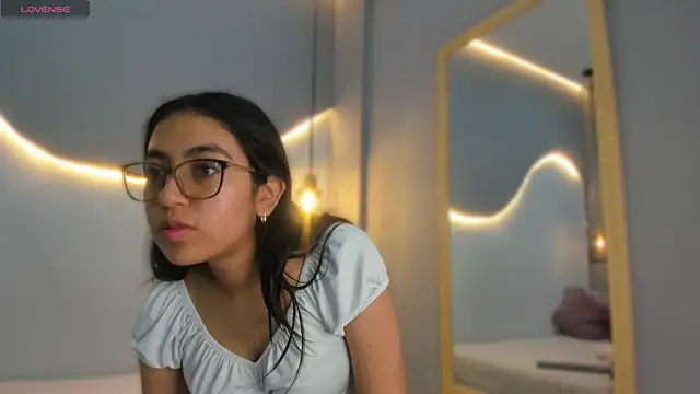 lucelly 15 online show from 12-18-25, 11:47