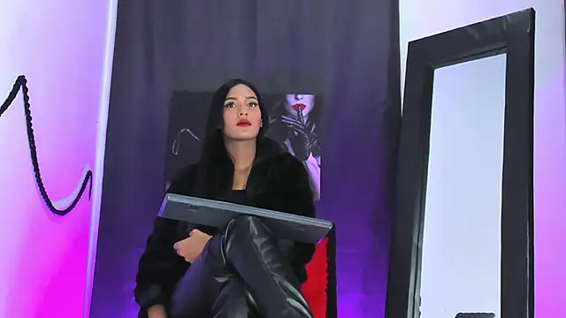 Snapshot of Aleshkastone chatting on 10-19-25, 12:46 Aleshkastone online show from 10-19-25, 12:46