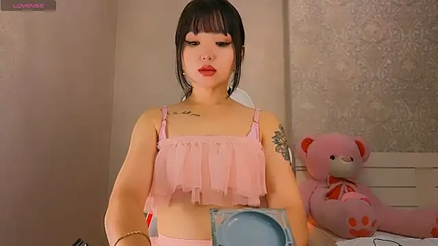 Snapshot of Demonic_Angel_ chatting on 05-06-26, 03:38 Demonic Angel online show from 05-06-26, 03:38