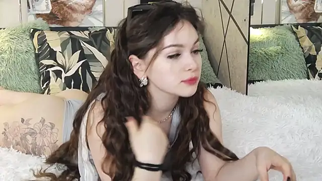 -Amora online show from 02-17-25, 05:44