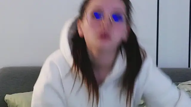 -Amora online show from 10-23-25, 11:20