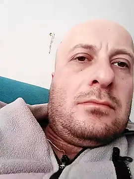 Snapshot of BellBort chatting on 12-18-25, 08:41 BellBort online show from 12-18-25, 08:41