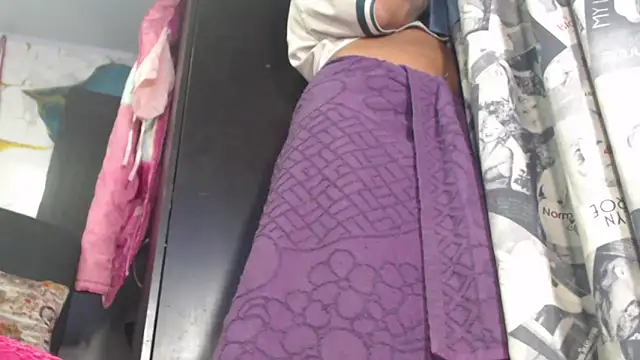 Snapshot of Gaby-sexy chatting on 06-16-26, 12:32 Gaby-sexy online show from 06-16-26, 12:32