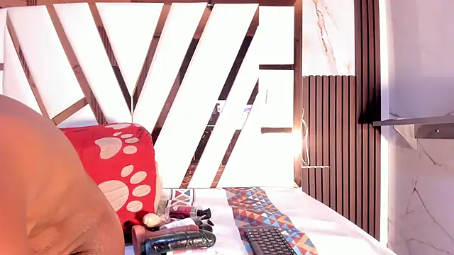 Snapshot of ebony_valentina chatting on 05-20-26, 01:46 ebony valentina online show from 05-20-26, 01:46