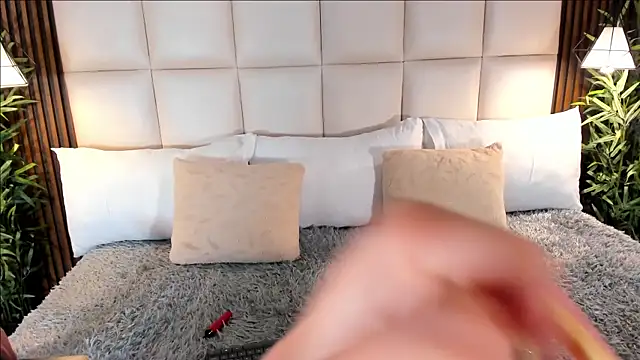 MelanieHillss online show from 03-04-26, 04:09