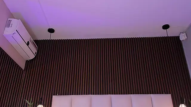 MelanieHillss online show from 04-10-26, 04:08