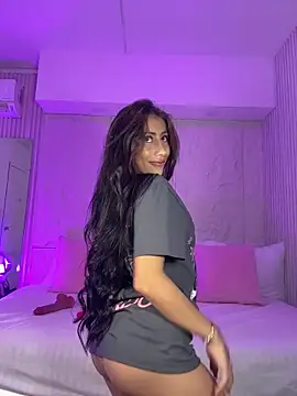 MelanieHillss online show from 03-13-25, 04:27