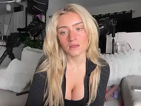 meggsworld online show from 12-20-25, 01:58