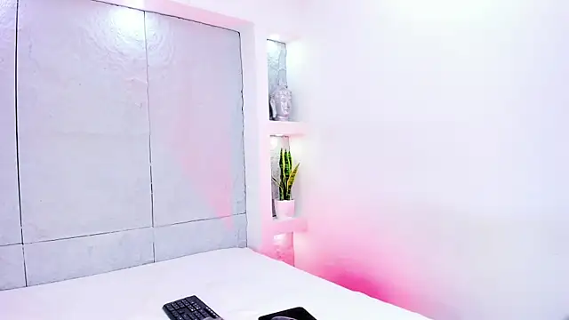 MiaMistrex online show from 10-30-25, 04:11