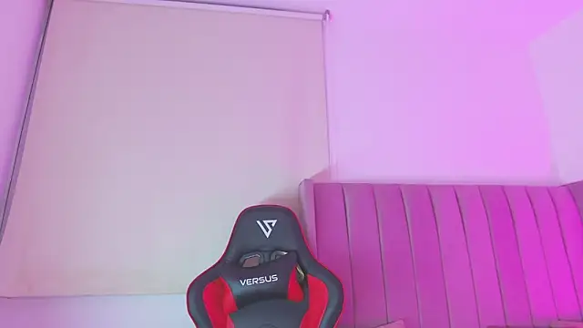 Snapshot of KateBonnet chatting on 03-07-25, 11:27 KateBonnet online show from 03-07-25, 11:27