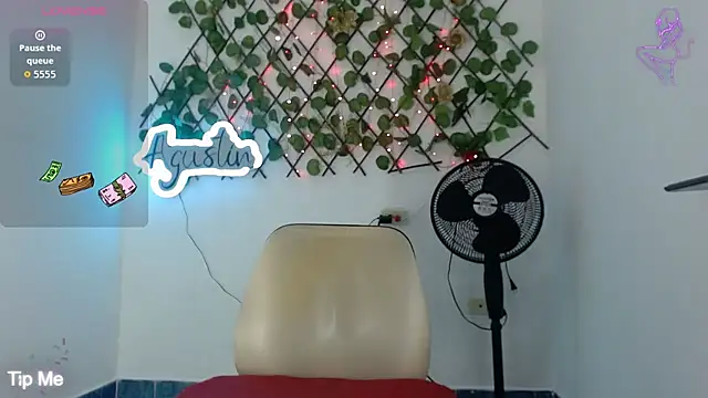Snapshot of sexy_veryy_hot chatting on 09-22-25, 04:51 sexy veryy hot online show from 09-22-25, 04:51