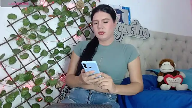 Snapshot of sexy_veryy_hot chatting on 05-17-26, 06:08 sexy veryy hot online show from 05-17-26, 06:08