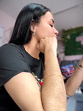 Naatalia online show from 12-22-25, 04:07