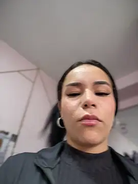 Naatalia online show from 11-27-25, 05:46