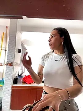 Naatalia online show from 11-06-25, 06:12