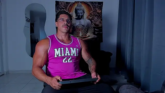 Valentino Dosantos  online show from 11-20-25, 09:36