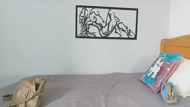 karina-lopez online show from 12-15-25, 02:01