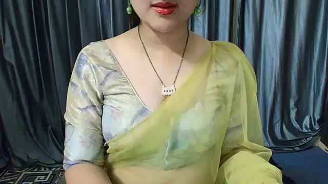 Snapshot of goldiwets chatting on 09-12-25, 04:40 goldiwets online show from 09-12-25, 04:40
