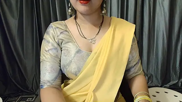 Snapshot of goldiwets chatting on 10-10-25, 02:12 goldiwets online show from 10-10-25, 02:12