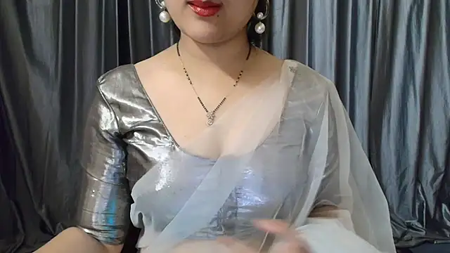 Snapshot of goldiwets chatting on 10-08-25, 04:47 goldiwets online show from 10-08-25, 04:47