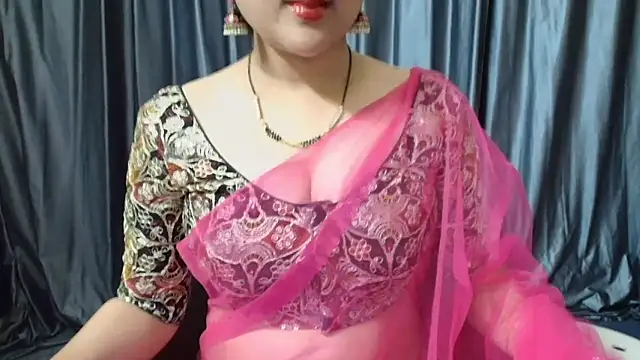 Snapshot of goldiwets chatting on 09-18-25, 04:10 goldiwets online show from 09-18-25, 04:10