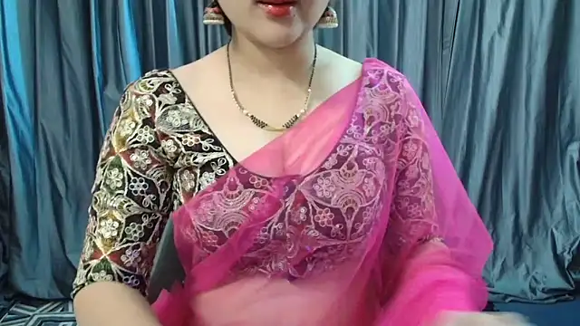 Snapshot of goldiwets chatting on 09-18-25, 03:31 goldiwets online show from 09-18-25, 03:31