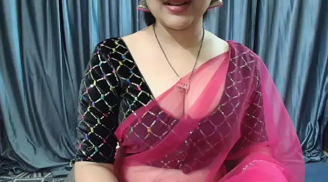 Snapshot of goldiwets chatting on 03-05-25, 05:39 goldiwets online show from 03-05-25, 05:39