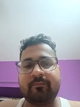 Snapshot of susthovai chatting on 11-26-25, 03:34 susthovai online show from 11-26-25, 03:34