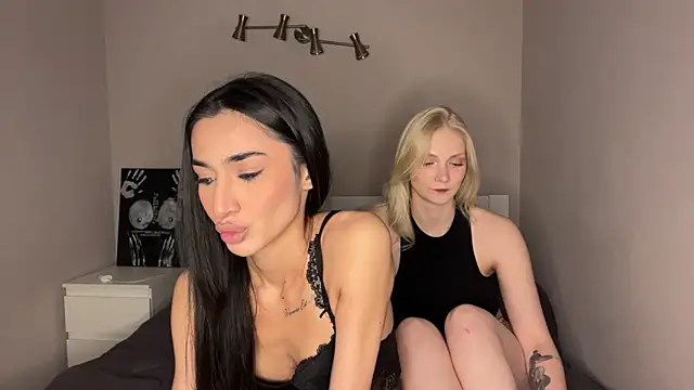 Snapshot of alissadreams chatting on 09-24-25, 04:57 alissadreams online show from 09-24-25, 04:57