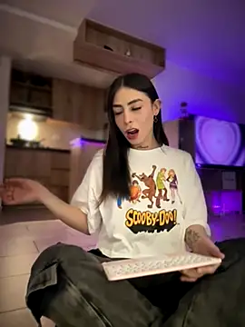 Snapshot of candycami19 chatting on 10-07-25, 01:39 candycami19 online show from 10-07-25, 01:39