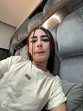 Snapshot of candycami19 chatting on 02-23-25, 04:50 candycami19 online show from 02-23-25, 04:50