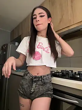 Snapshot of candycami19 chatting on 03-04-25, 10:16 candycami19 online show from 03-04-25, 10:16