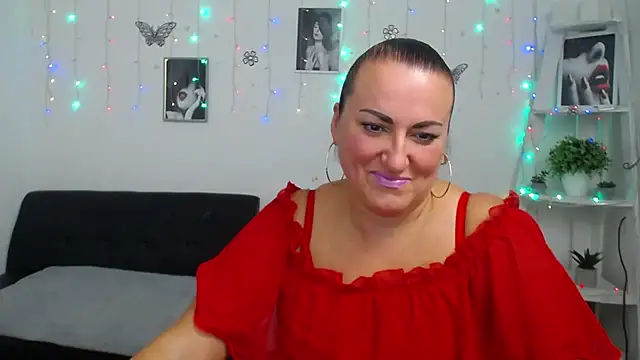 DianaMGG online show from 10-01-25, 05:56
