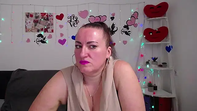 DianaMGG online show from 03-06-25, 09:36