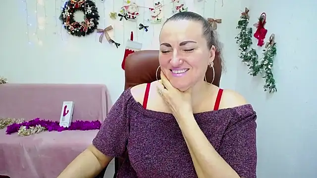 DianaMGG online show from 12-18-25, 06:45