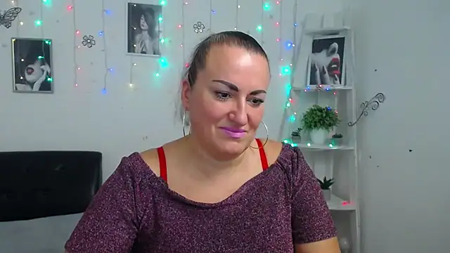 DianaMGG online show from 10-09-25, 05:30