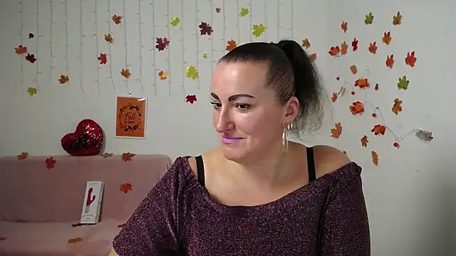 DianaMGG online show from 11-16-25, 06:45