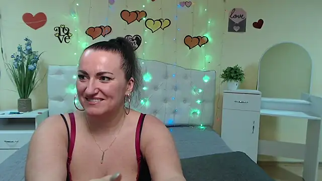 DianaMGG online show from 03-12-25, 01:08