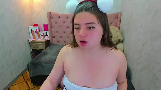 Snapshot of Lianngrace chatting on 10-09-25, 01:44 Lianngrace online show from 10-09-25, 01:44